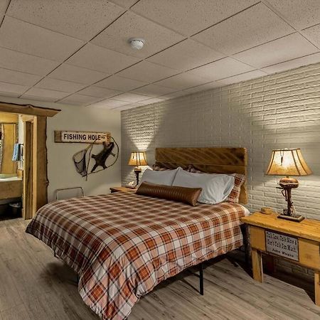 Stonegate Lodge King Bed Wifi 50In Roku Tv Salt Water Pool Room #102 Eureka Springs Exterior foto