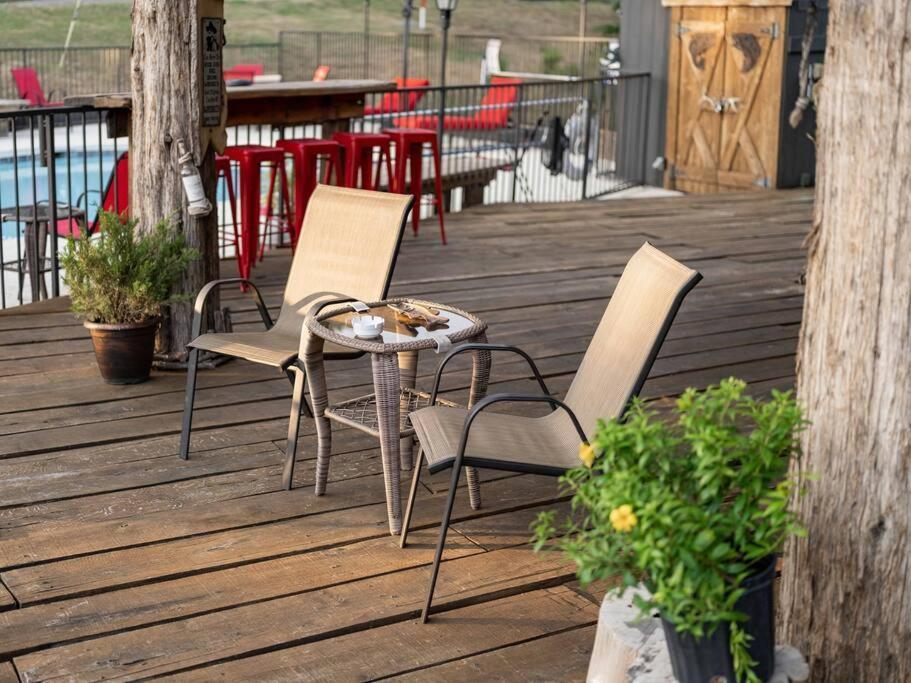 Stonegate Lodge King Bed Wifi 50In Roku Tv Salt Water Pool Room #102 Eureka Springs Exterior foto