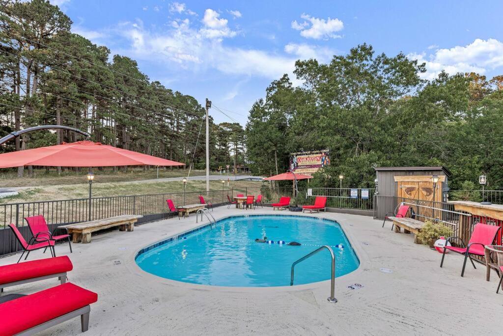Stonegate Lodge King Bed Wifi 50In Roku Tv Salt Water Pool Room #102 Eureka Springs Exterior foto
