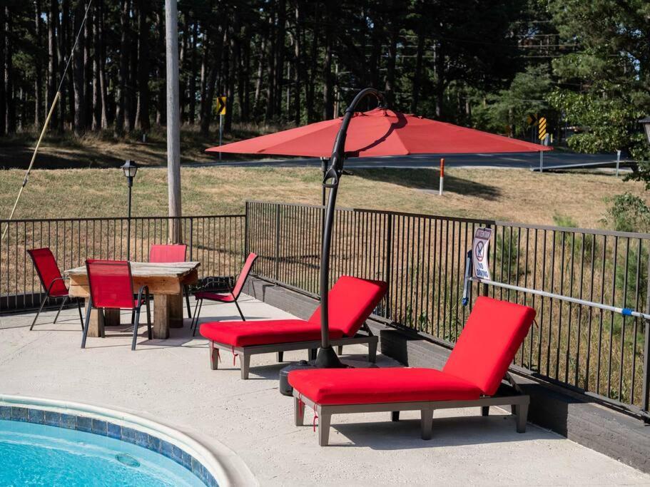 Stonegate Lodge King Bed Wifi 50In Roku Tv Salt Water Pool Room #102 Eureka Springs Exterior foto
