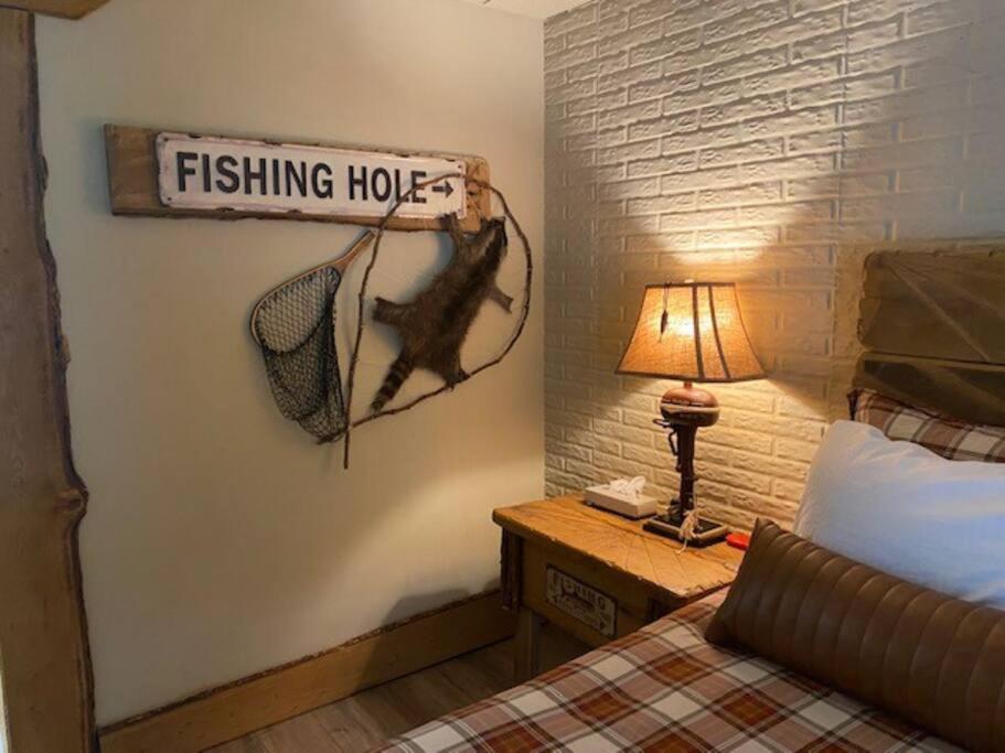 Stonegate Lodge King Bed Wifi 50In Roku Tv Salt Water Pool Room #102 Eureka Springs Exterior foto