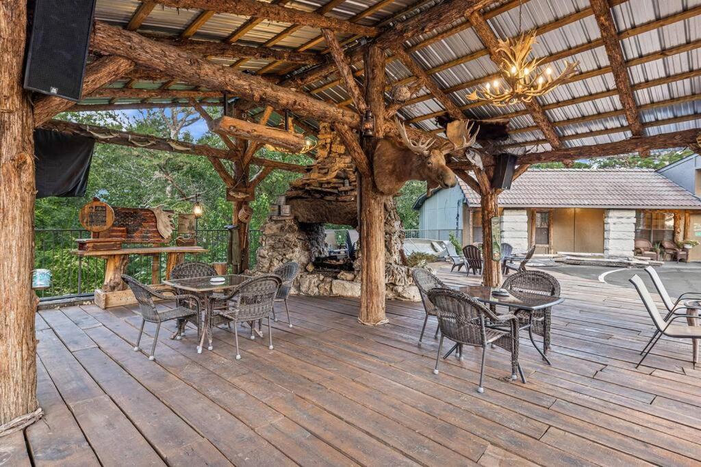 Stonegate Lodge King Bed Wifi 50In Roku Tv Salt Water Pool Room #102 Eureka Springs Exterior foto
